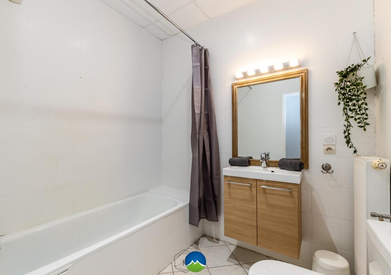 3 Appts - 3 A 7 Lits - Parfait 6 A 10 Pers - Max 26 Pers - 1 Immeuble - Convivialite, Rentabilite ------ English - 3 Apts - 3 To 7 Beds - Ideal For 6 To 10 Guests - Up To 26 - Same Building - Friendly, Flexible Hettange-Grande 外观 照片